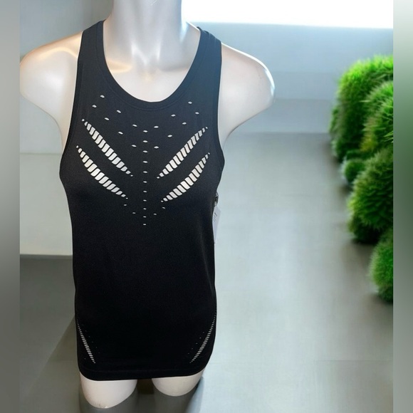 Victoria Secret Sport Seamless Tank Top Slim Fit Racerback Cutout Top NWT L $59 - Picture 13 of 13